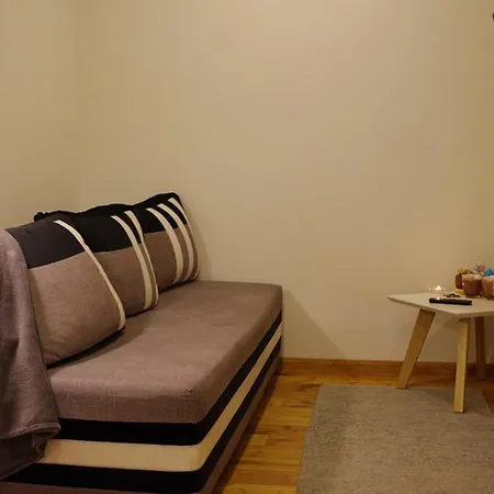 Elva Apartments *